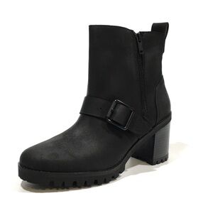 NWOT UGG Fern Waterproof Black Leather Buckle Boots Size 8